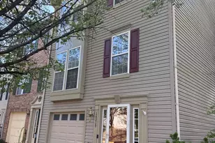 14210 Glade Spring Dr, Centreville, VA 20121 - Photo 2