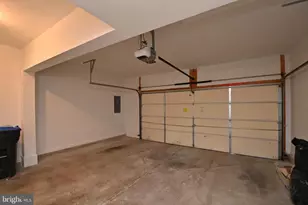 5027 Village Fountain Pl, Centreville, VA 20120 - Photo 36