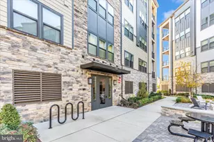 12865 Mosaic Pk Wy, Herndon, VA 20171 - Photo 2