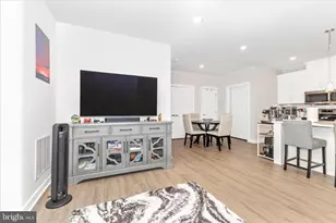 12865 Mosaic Pk Wy, Herndon, VA 20171 - Photo 8