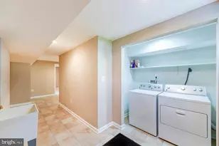 6429 Maplewood Dr, Falls Church, VA 22041 - Photo 20