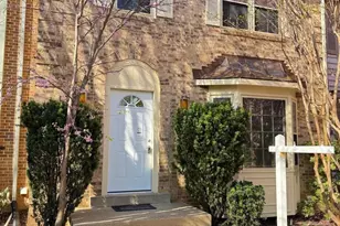 9606 Scotch Haven Dr, Vienna, VA 22181 - Photo 2