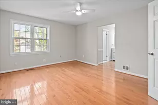9606 Scotch Haven Dr, Vienna, VA 22181 - Photo 24