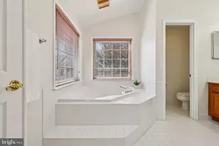 12915 Starters Ln, Fairfax, VA 22033 - Photo 26