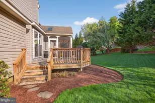 8009 Brandt Ct, Fairfax Station, VA 22039 - Photo 10