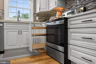 8426 Grenoble Ct, Springfield, VA 22152 - Photo 20