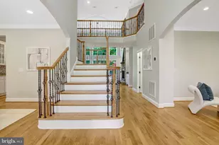 8713 Oak Leaf Dr, Alexandria, VA 22309 - Photo 4