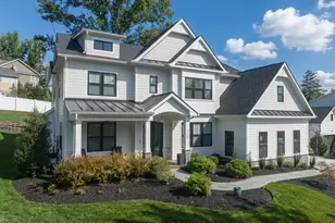 1118 Westbriar Ct NE, Vienna, VA 22180 - Photo 2