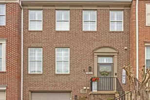 7406 Roudsby Ct, Alexandria, VA 22315 - Photo 2