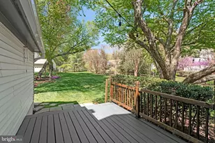 10430 Heritage Landing Rd, Burke, VA 22015 - Photo 48