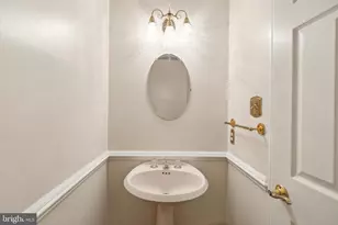 2527 Hunter Mill Rd, Oakton, VA 22124 - Photo 8