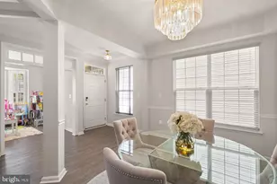 8929 Mayhew Ct, Lorton, VA 22079 - Photo 4
