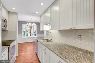 10355 Granite Creek Ln, Oakton, VA 22124 - Photo 8