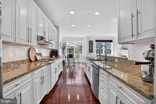 4460 Black Ironwood Dr, Fairfax, VA 22030 - Photo 10