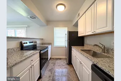 9528 Hagel Circle #06/C, Lorton, VA 22079 - Photo 6