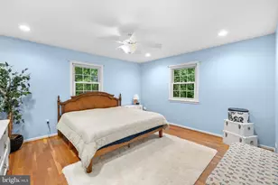 410 Victoria Ct NW, Vienna, VA 22180 - Photo 14