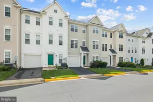 2523 Logan Wood Dr, Herndon, VA 20171 - Photo 2