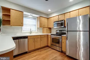 1608 Dunterry Pl, McLean, VA 22101 - Photo 4