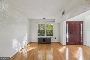 6101 Hoskins Hollow Cir, Centreville, VA 20121 - Photo 12