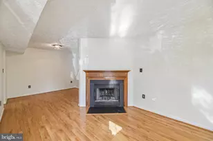 6101 Hoskins Hollow Cir, Centreville, VA 20121 - Photo 10