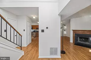 6101 Hoskins Hollow Cir, Centreville, VA 20121 - Photo 8