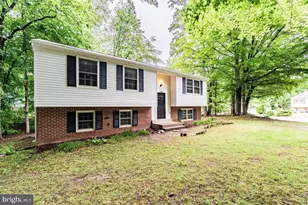 5146 Bradfield Dr, Annandale, VA 22003 - Photo 2