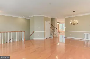 146 Herndon Mill Cir, Herndon, VA 20170 - Photo 8