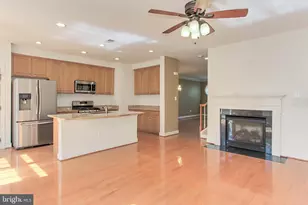 146 Herndon Mill Cir, Herndon, VA 20170 - Photo 14