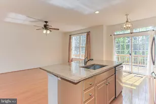 146 Herndon Mill Cir, Herndon, VA 20170 - Photo 18