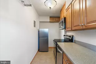 6198 Greenwood Dr, Falls Church, VA 22044 - Photo 12