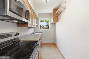 6198 Greenwood Dr, Falls Church, VA 22044 - Photo 10