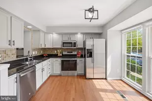 6508 Sharps Dr, Centreville, VA 20121 - Photo 8