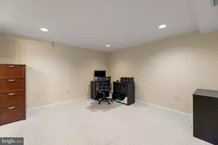 6189 Hidden Canyon Rd, Centreville, VA 20120 - Photo 34