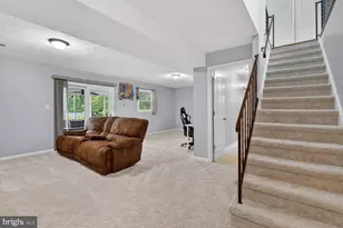 6811 Sydenstricker Rd, Springfield, VA 22152 - Photo 14