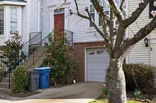 3102 Sutherland Hill Ct, Fairfax, VA 22031 - Photo 2