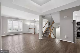 3102 Sutherland Hill Ct, Fairfax, VA 22031 - Photo 6