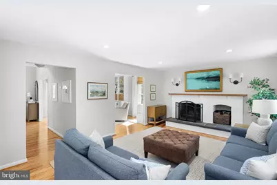 811 Follin Farm Lane, Great Falls, VA 22066 - Photo 2