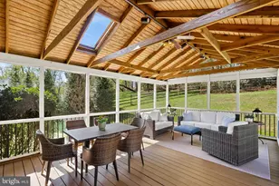 811 Follin Farm Ln, Great Falls, VA 22066 - Photo 14