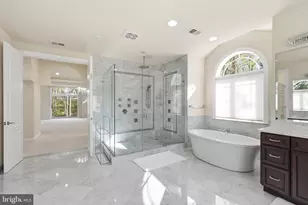 8735 Brook Rd, McLean, VA 22102 - Photo 16