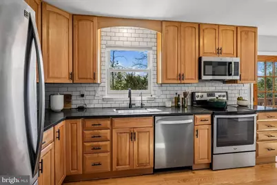 1407 Bayshire, Herndon, VA 20170 - Photo 8