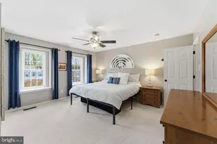 9118 Galbreth Ct, Springfield, VA 22153 - Photo 18