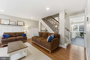 9118 Galbreth Ct, Springfield, VA 22153 - Photo 8