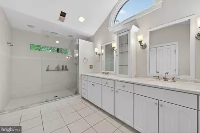 303 Talahi Road SE, Vienna, VA 22180 - Photo 18