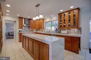 12628 Plow Ct, Fairfax, VA 22030 - Photo 14