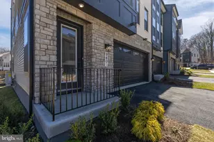 8454 Begonia Ln, Lorton, VA 22079 - Photo 4