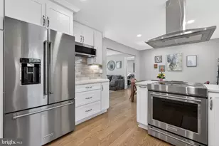 11922 Holly Spring Dr, Great Falls, VA 22066 - Photo 16