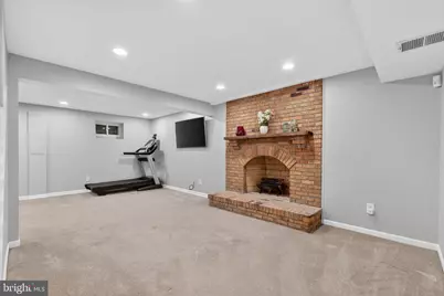 11922 Holly Spring Drive, Great Falls, VA 22066 - Photo 42