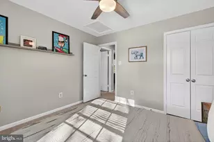 11922 Holly Spring Dr, Great Falls, VA 22066 - Photo 28