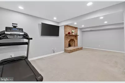 11922 Holly Spring Drive, Great Falls, VA 22066 - Photo 44