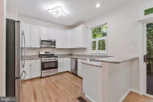 4112 Flower Box Ct, Fairfax, VA 22030 - Photo 4